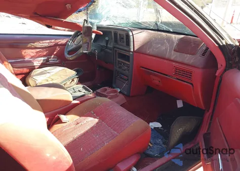 1987 Ford Thunderbird из США, поврежденный, VIN 1FABP6030HH204009